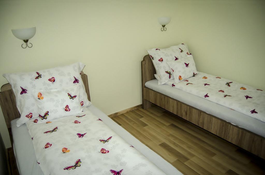 CSONGRÁDI VENDÉGVÁRÓ Apartmanok, Szarka ház Csongrád Exterior foto